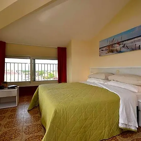 Apartamento Peaceful Flat 200m From The Sea In *